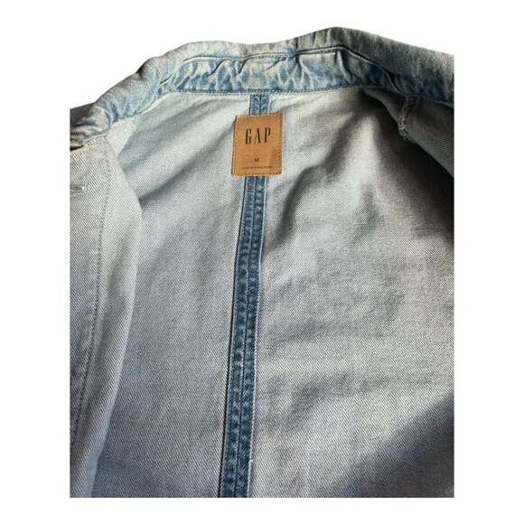 GAP WOMEN'S MEDIUM JEAN JACKET WITH BUTTONS AND FRONT POCKETS - Picture 5 of 7